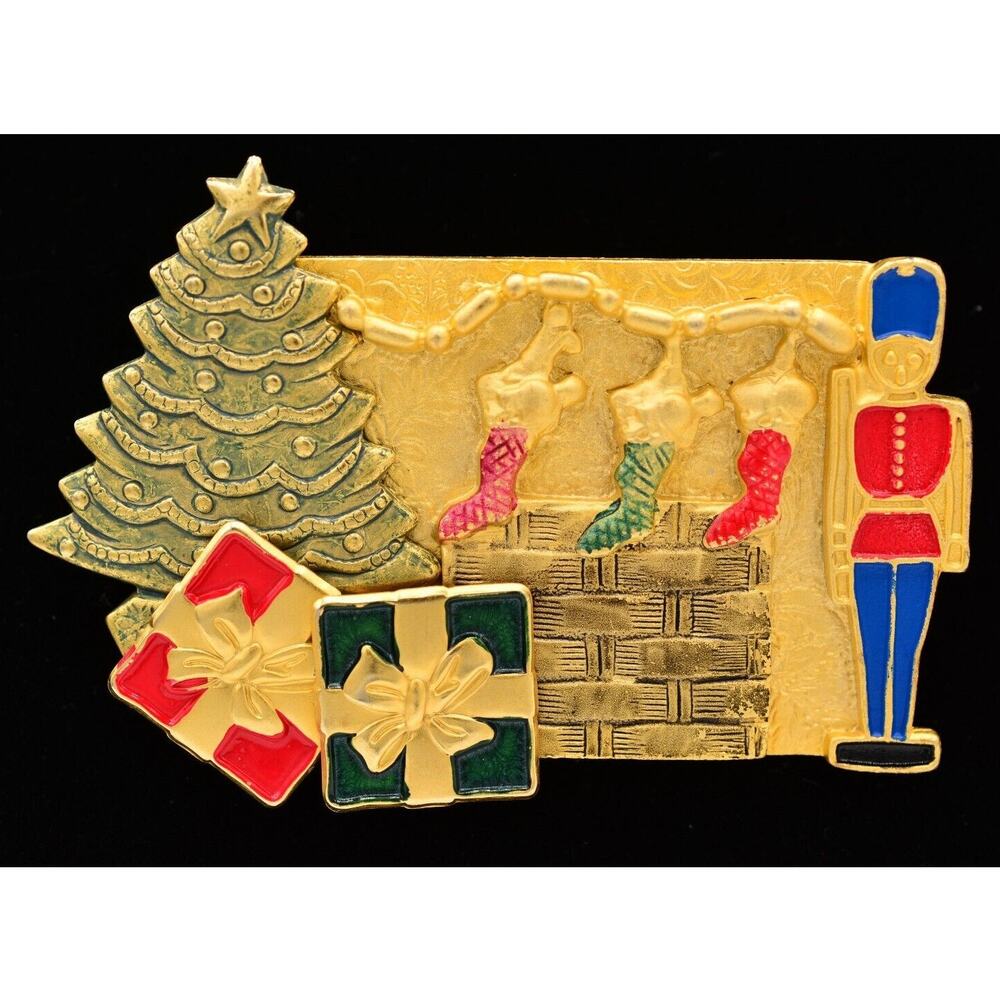 Vintage Christmas Scene Pin Brooch Fireplace Tree Stockings Brushed Gold BinAQ